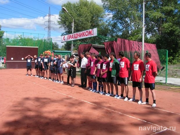 На заводской улице праздник