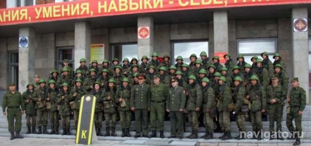 Первым маршем по плацу