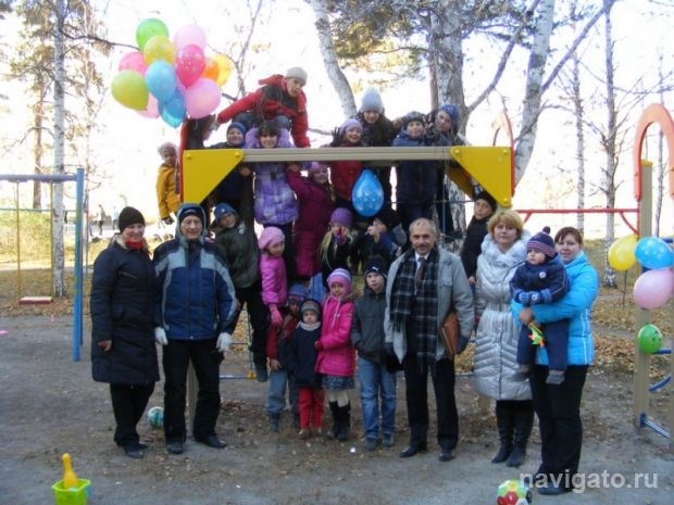 Наш двор расцвел