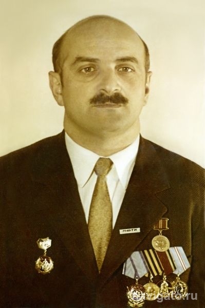 Памяти М.Е. Топчияна