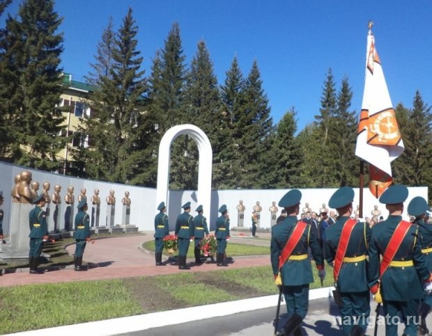 Героям мирного времени