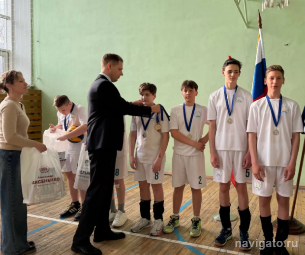 Благодарность депутатам Александру Аксёненко и Виктору Стрельникову