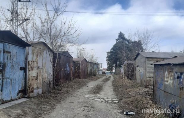 Демонтируют гаражи