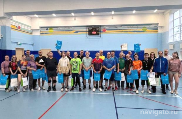 Объединила любовь к теннису