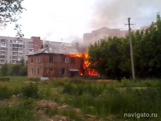 Поджигают бараки в Щ