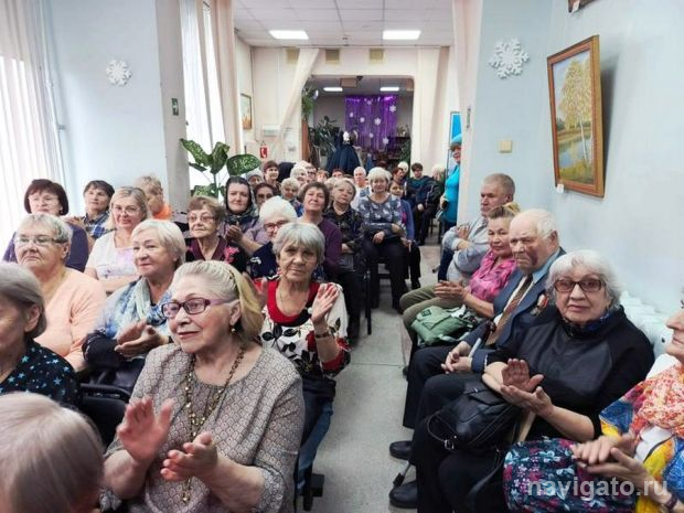 Поздравили бабушек и дедушек