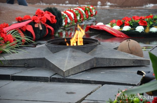 С великим праздником!
