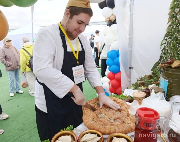 Угощали пирогами и шаньгами