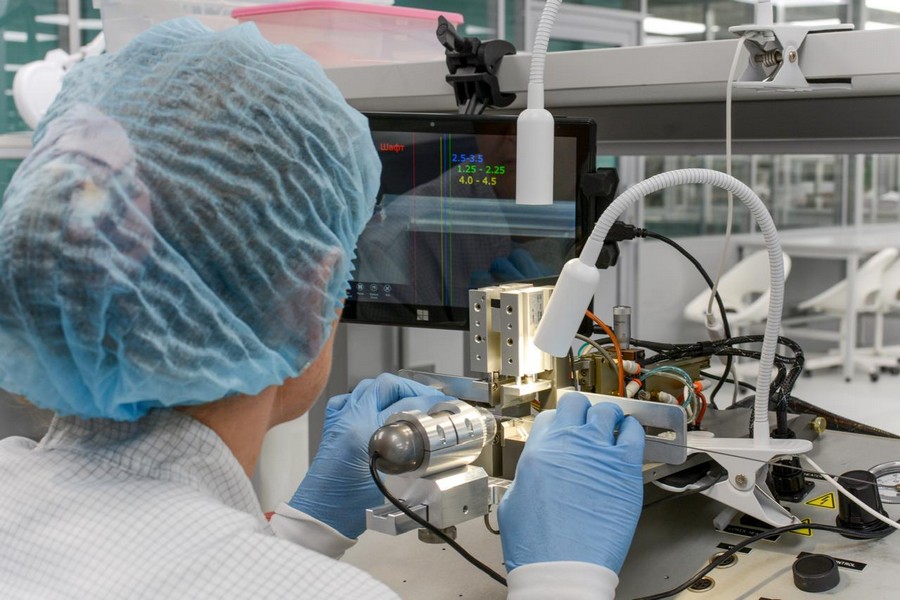 Процесс сварки баллона с шафтом баллонного катетера