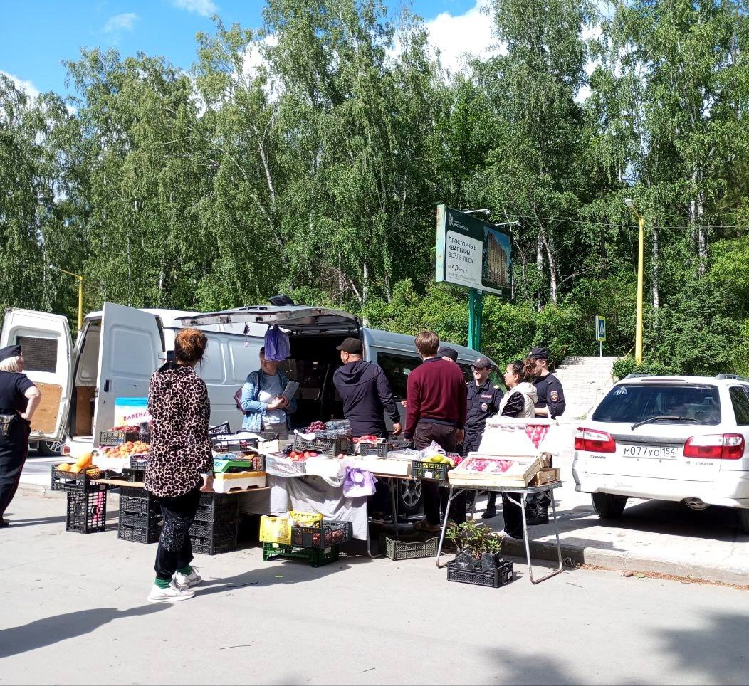 Около тонны овощей и фруктов изъяли у торговцев на улице Ильича