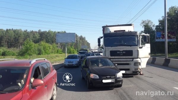 Три утренних ДТП сильно затруднили проезд по Бердскому шоссе