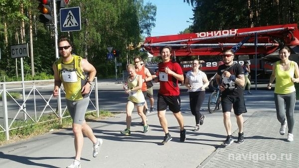Жители района пробежали 5,5 километров в 30 градусную жару 