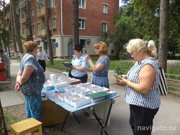 Несанкционированная торговля процветает на Морском проспекте