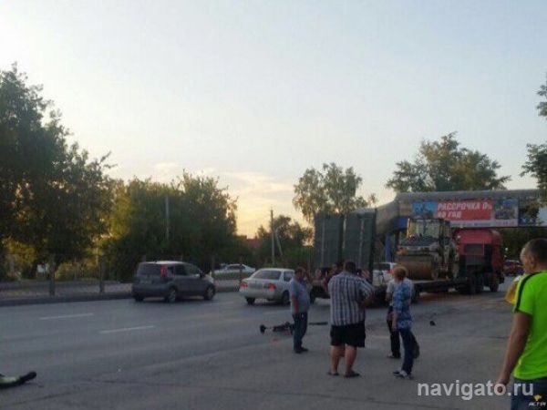 Житель района погиб под колесами грузовика