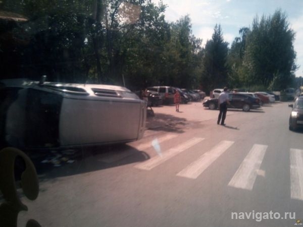 Опрокинувшаяся «Тойота» сбила 13-летнего мальчика на тротуаре на ОбьГЭС