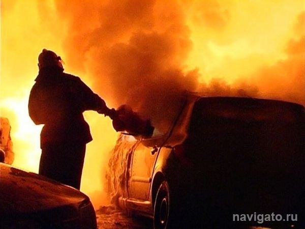 На Русской сгорел автомобиль