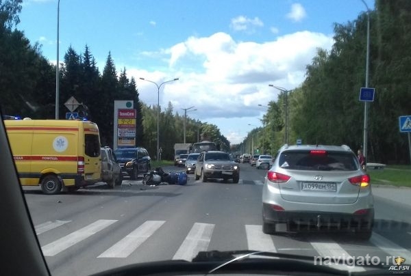 Мотоциклист столкнулся с Сузуки на проспекте Лаврентьева