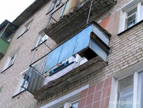 Пенсионерка выпала из окна шестого этажа