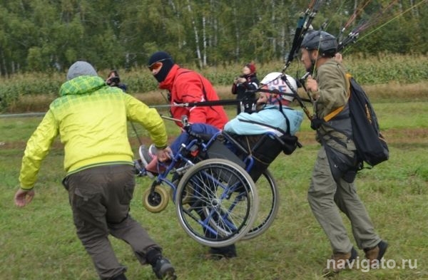 Красавицы конкурса «Мисс Интеграция-2017″ на инвалидных колясках взмыли в небо над Бердском