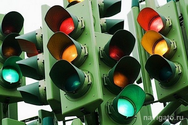 Сегодня отключат светофор на оживленном перекрестке