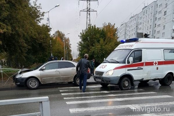 «Тойота» сбила пенсионерку на тротуаре на Российской