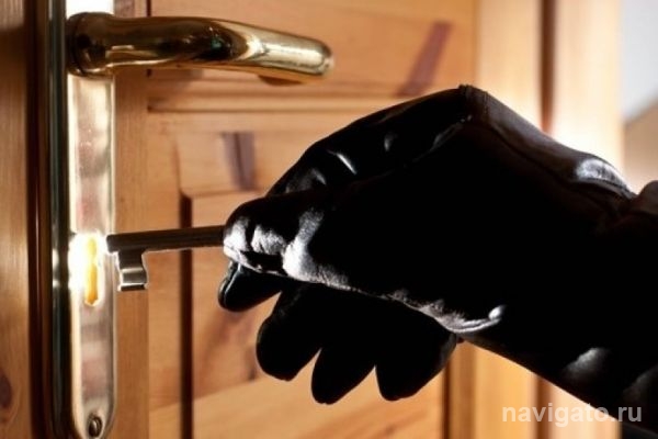 Украл и продал всё таксисту