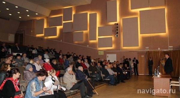 Глава Советского района провел встречу с жителями Шлюза