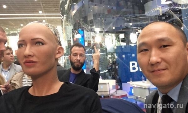 Женщина-робот София выучила русский язык благодаря резидентам Академпарка