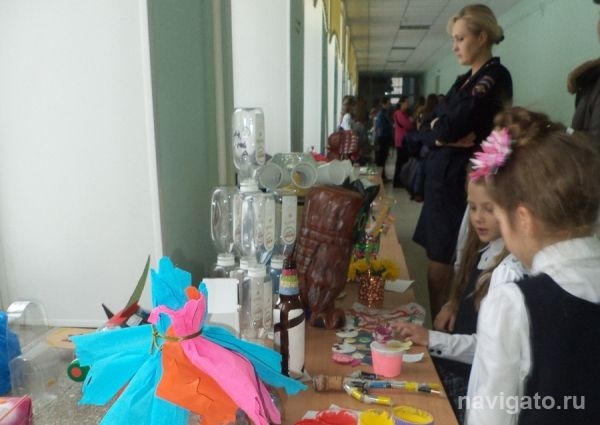 Практичные гимназисты превратили мусор в красоту