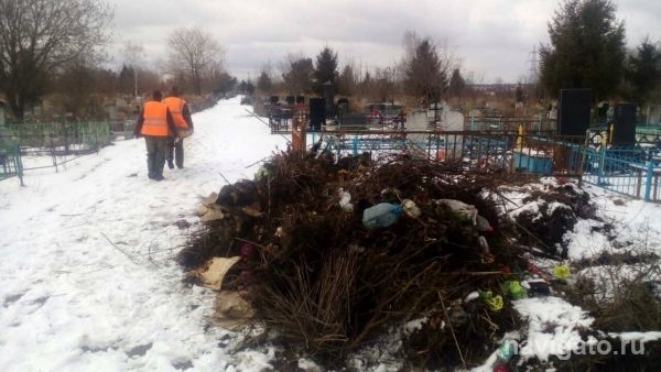 Судебные приставы отправили должников на кладбище