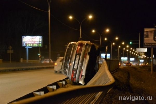 «Волга» перевернулась возле поселка Кирово