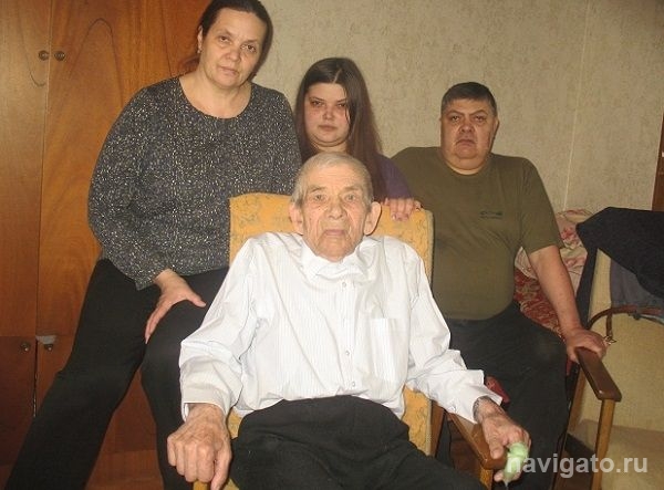 Ветерану из Луганска вручили медаль