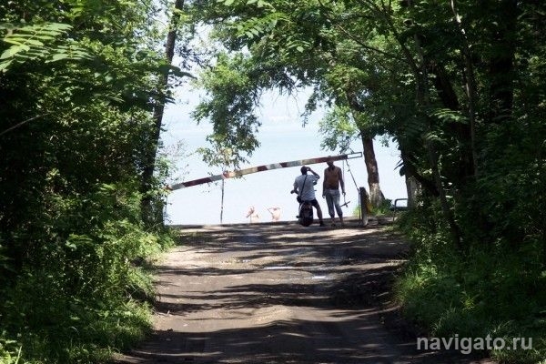 Прокурор города Новосибирска в суде добился демонтажа шлагбаума