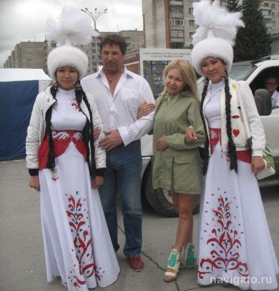В Бердске сшили самый большой платок России