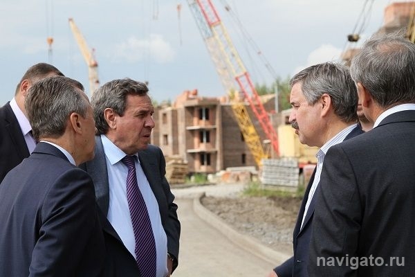 Губернатор познакомился со стройками под Академгородком