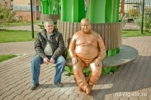 Возле Технопарка появилась скульптура друга