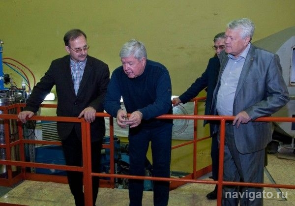 Полпред президента посетил институты СО РАН
