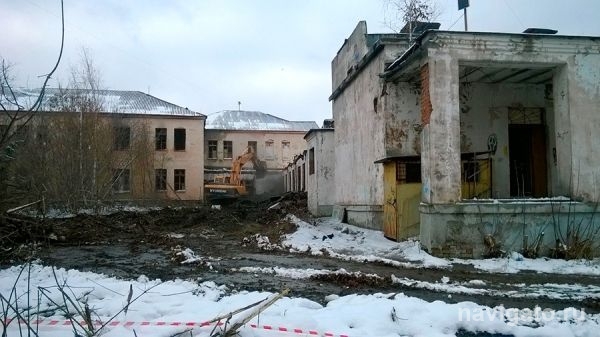 На ОбьГЭСе начали сносить корпуса больницы № 3
