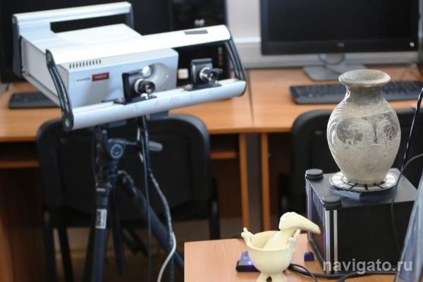 В НГУ создадут виртуальные коллекции древнейших украшений и петроглифов Сибири