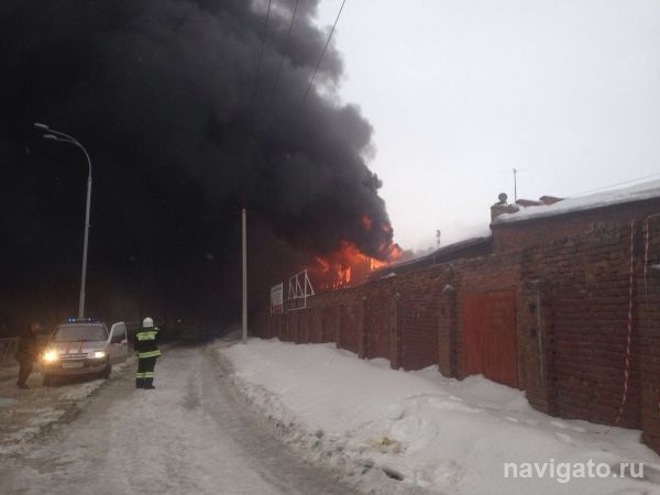 Из-за пожара в Бердске перекрыта трасса М-52