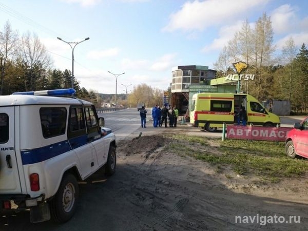 Хендай въехал в магазин на Бердском шоссе (фото)