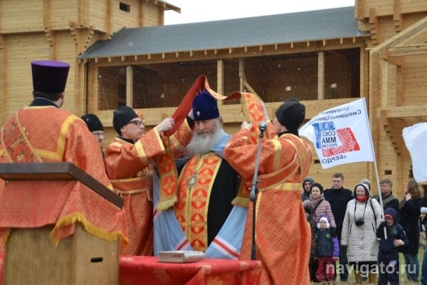 Митрополит Тихон освятил камень храма Бердского острога