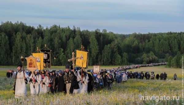 Новосибирцы собирают подписи против крестных ходов в центре города