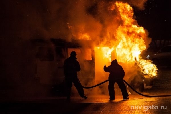В Бердске сгорел автомобиль