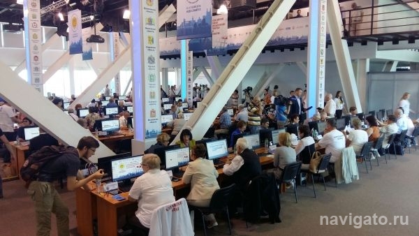 В Академпарке прошел компьютерный чемпионат среди пенсионеров