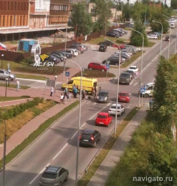 Перед Академпарком сбили мотоциклиста