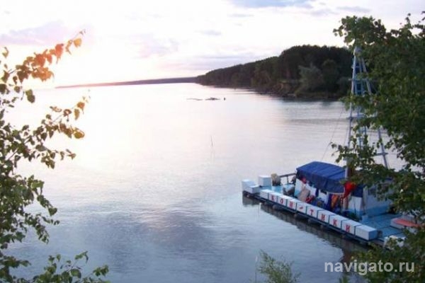 Самодельный плот нелегально возил детей по Обскому морю