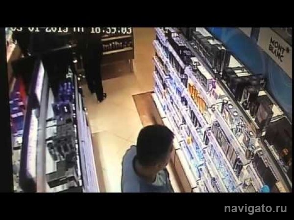В Бердске раскрыт грабеж в парфюмерном магазине