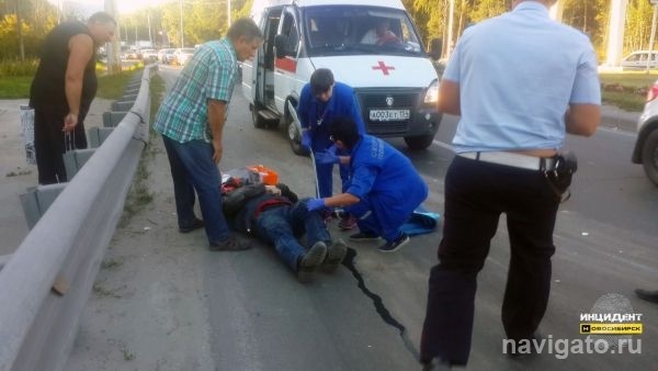 На Бердском шоссе пострадал мотоциклист