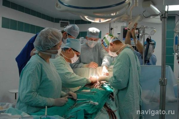 Хирурги клиники Мешалкина выполнили мужчине сразу три операции на сердце